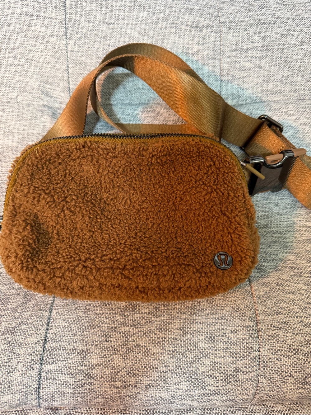 NWOT Lululemon Everywhere Belt Bag 1L *Fleece